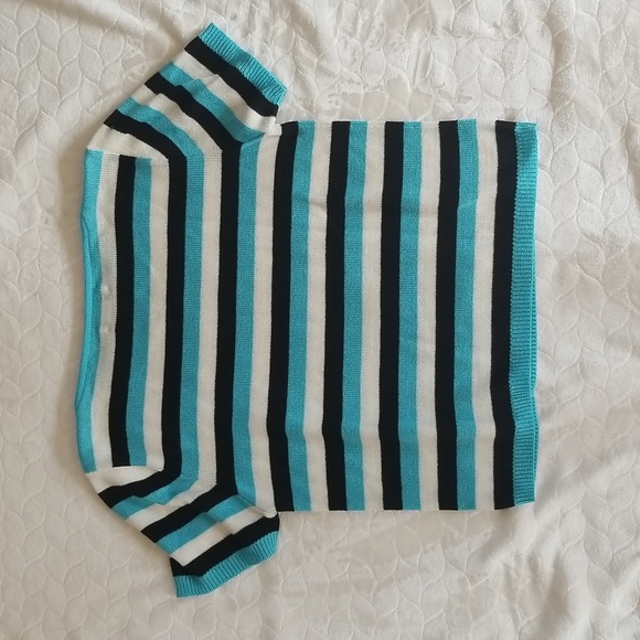 Striped short sleeve light sweater sz M - Picture 4 of 5